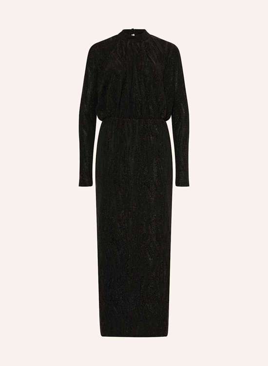 Платье из блестящей пряжи