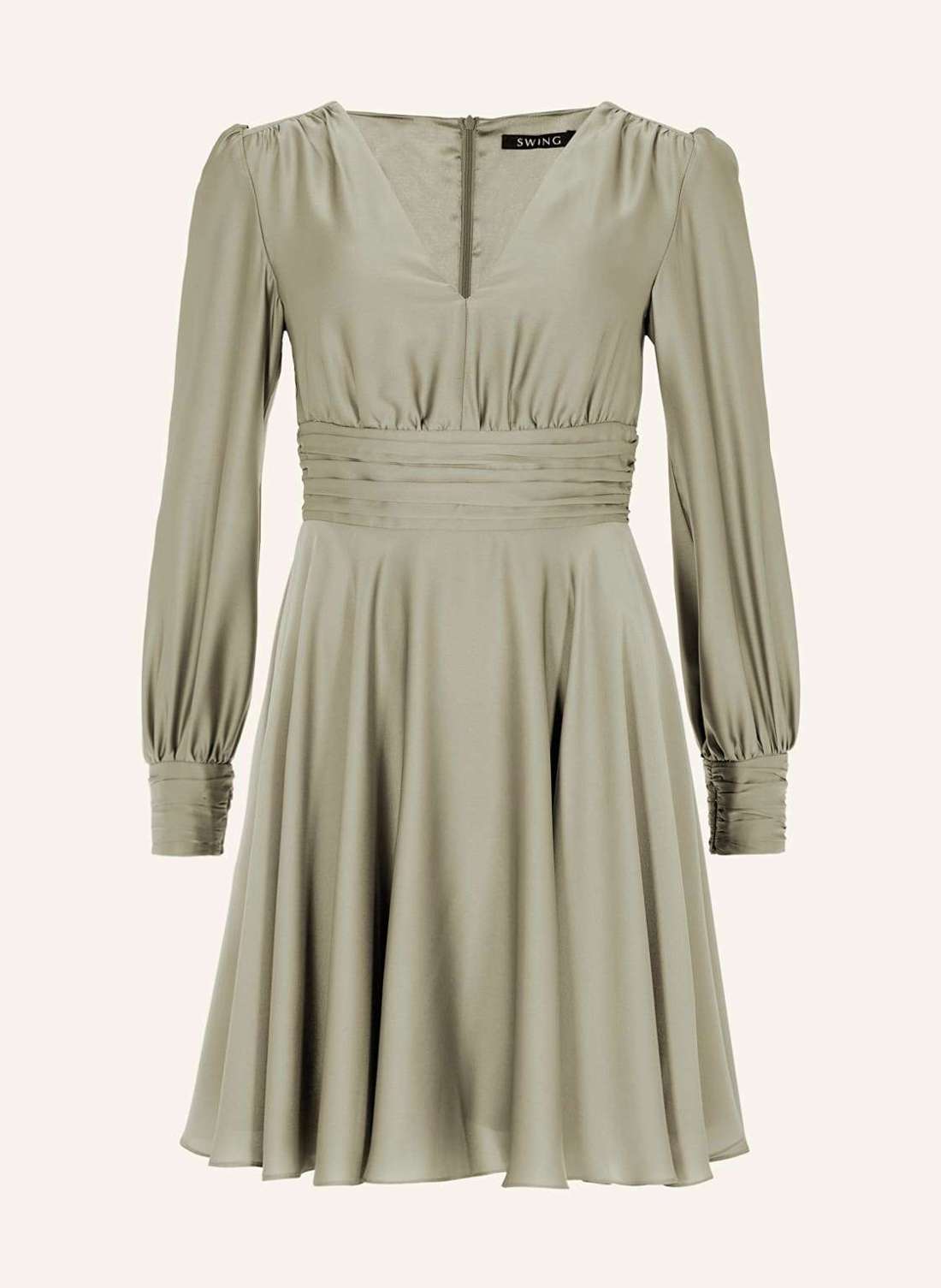 Атласное коктейльное платье