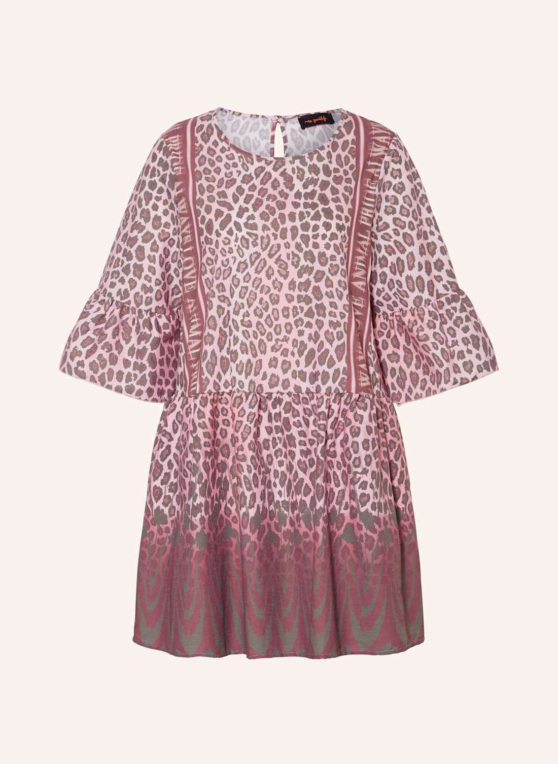 Платье с рукавами 3/4