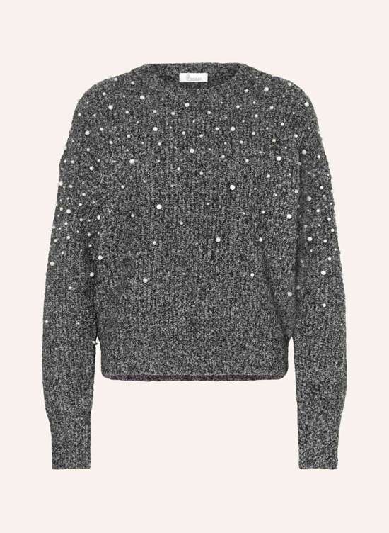 Свитер с декоративными бусинами