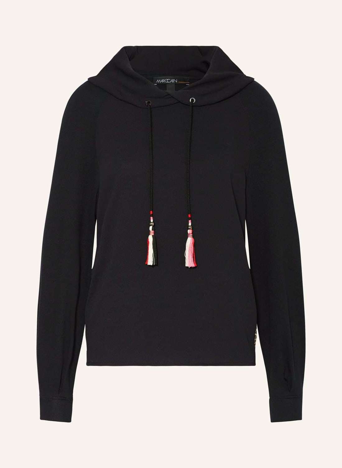 Длинный рукав из разных материалов.