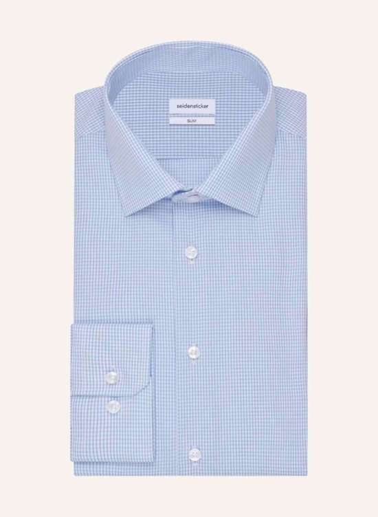 Деловая рубашка приталенного кроя