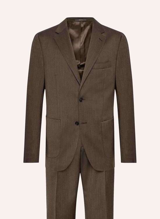 Классический костюм