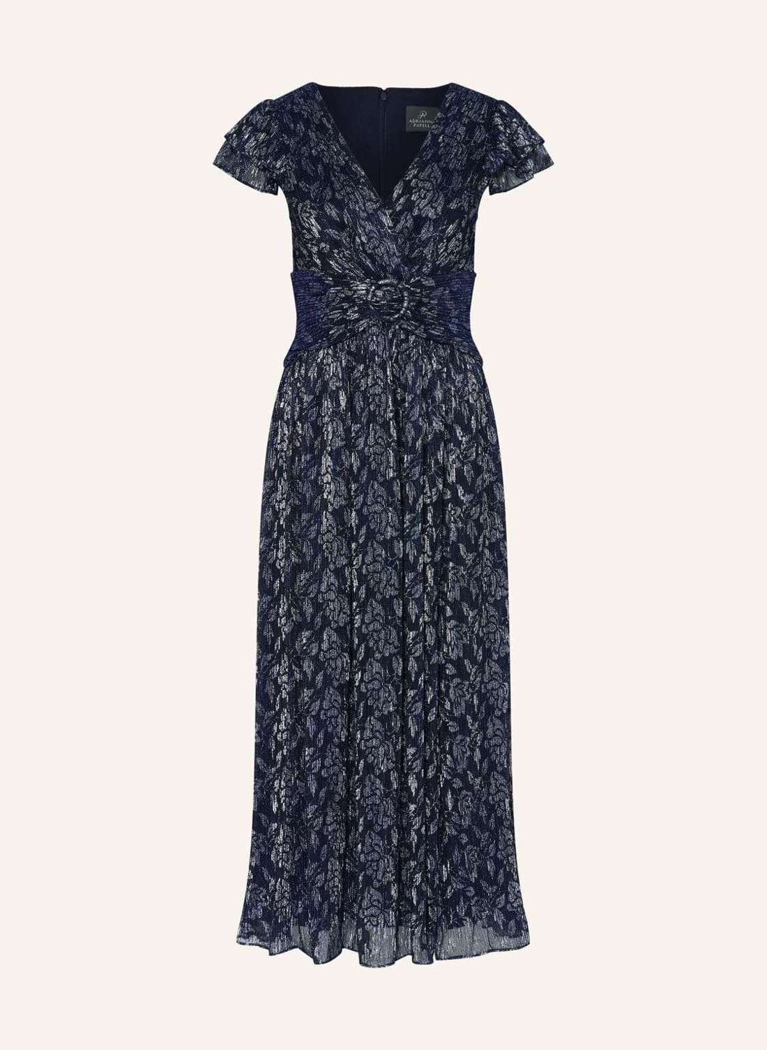 Вечернее платье из блестящей пряжи