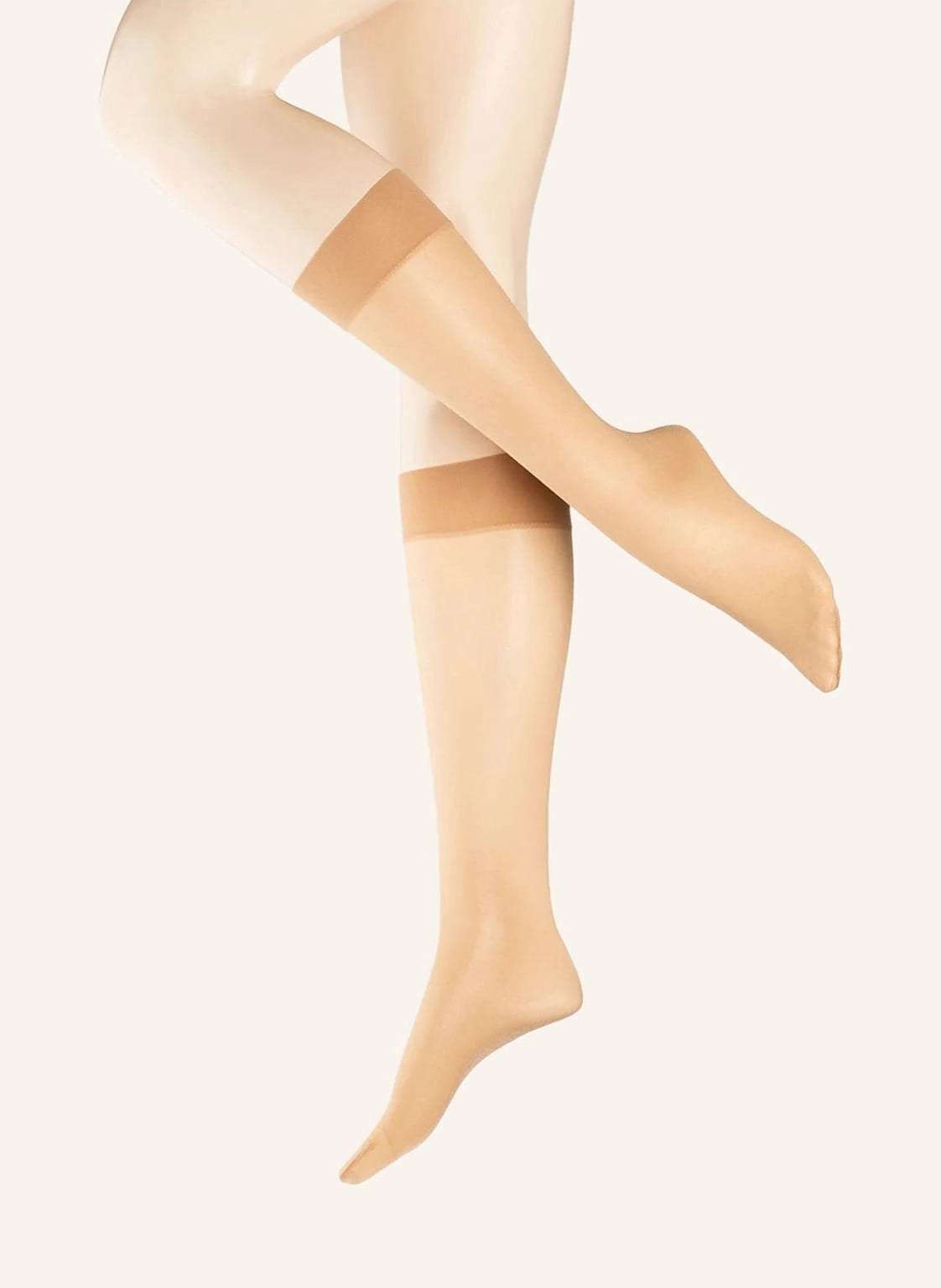 В упаковке 3 тонких гольфа SATIN TOUCH
