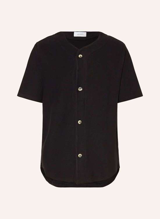 Комфортная рубашка с короткими рукавами