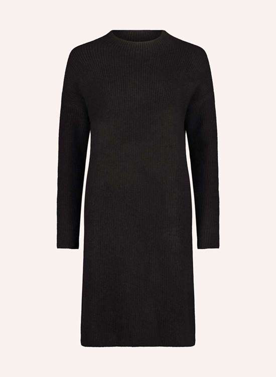 Трикотажное платье