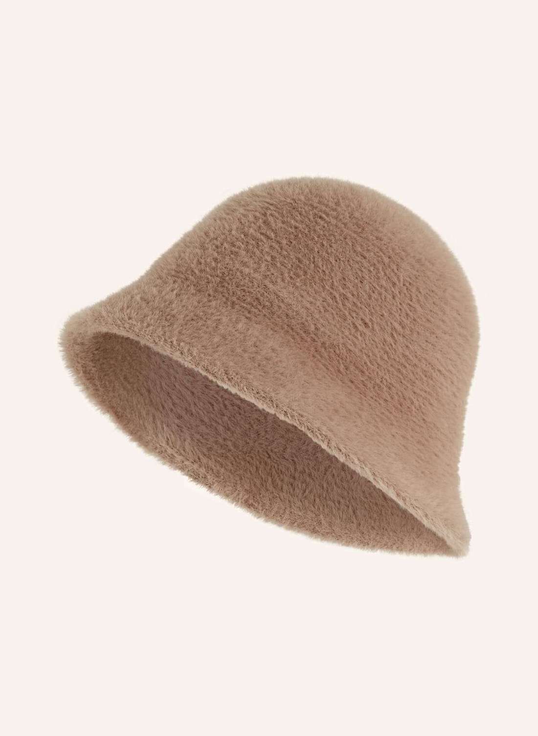 Шапка из искусственного меха