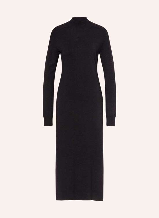 Трикотажное платье