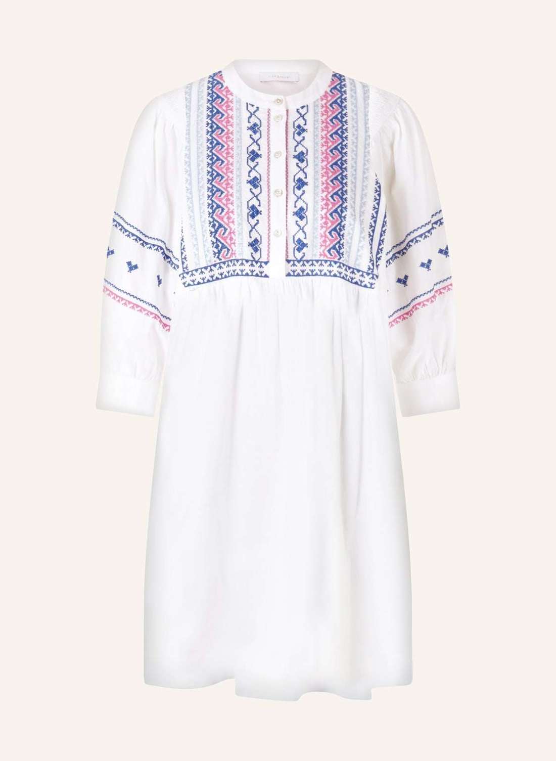 Платье с рукавами 3/4