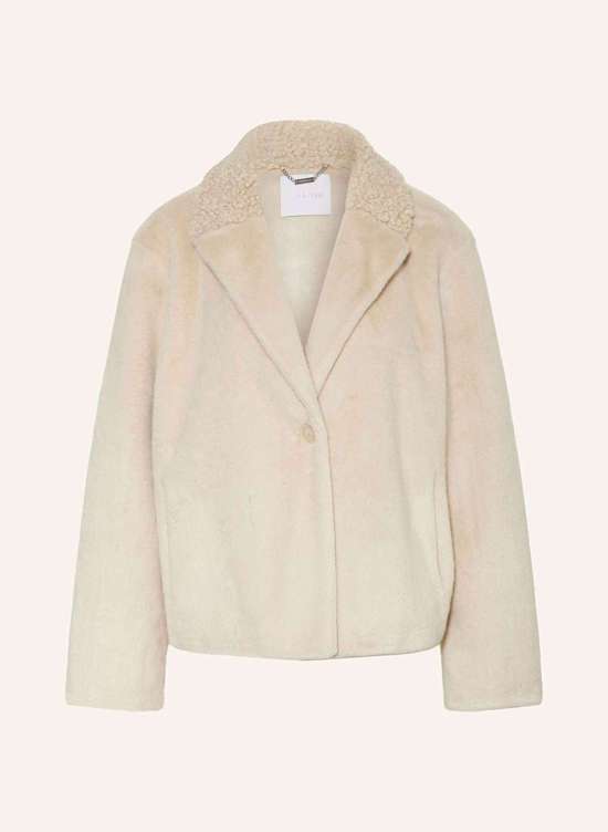 Куртка из искусственного меха