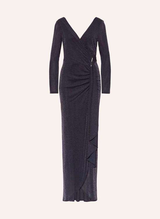 Вечернее платье из блестящей пряжи