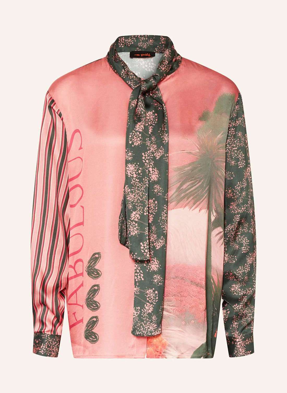 Атласная блузка с завязками на воротнике