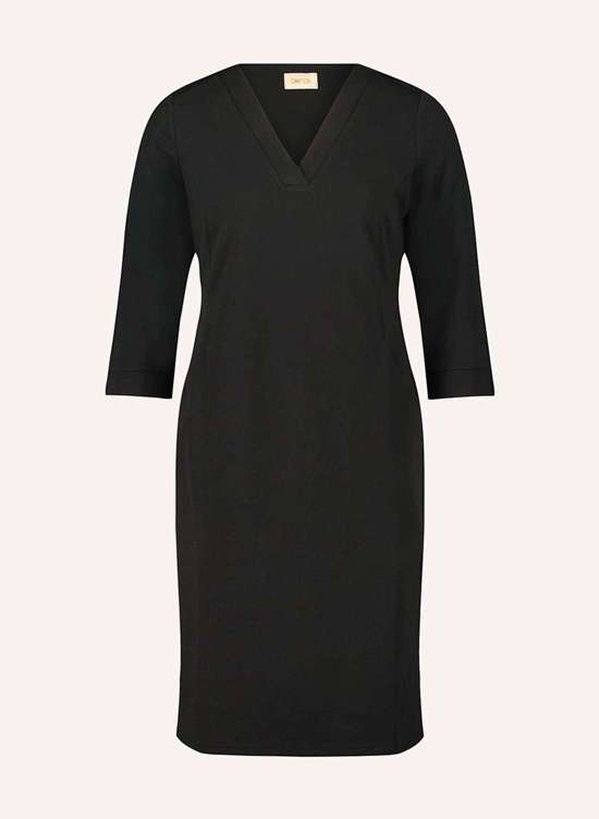 Платье-футляр с рукавами 3/4