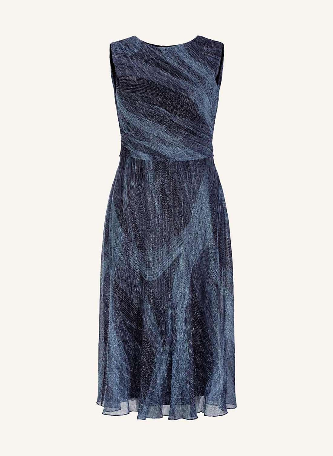 Коктейльное платье из блестящей пряжи