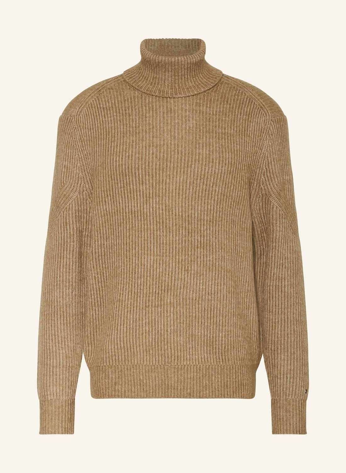 Пуловер с высоким воротником