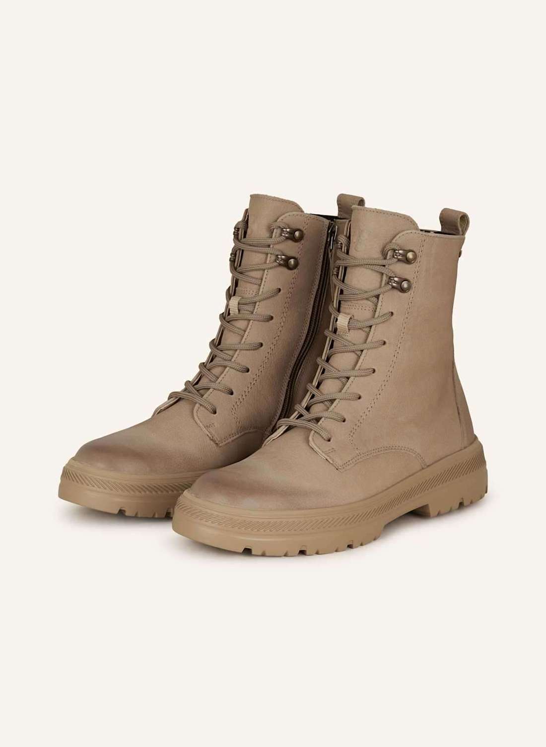 Ботинки на шнуровке