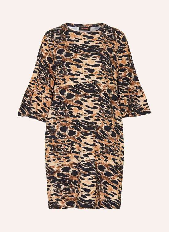 Платье с рукавами 3/4