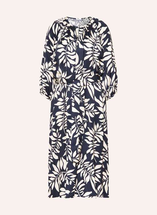 Платье с рукавами 3/4