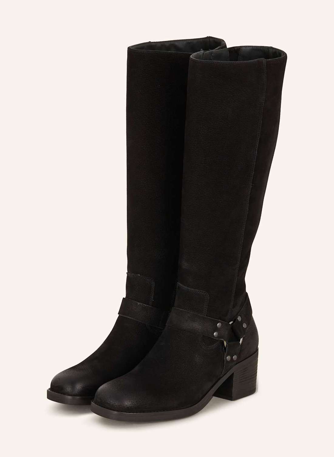 Ботинки с шипами