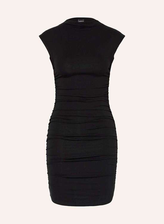 Платье-футляр