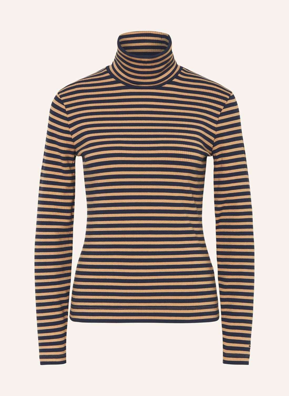 Пуловер с высоким воротником