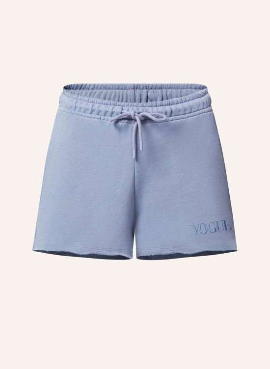 Спортивные шорты