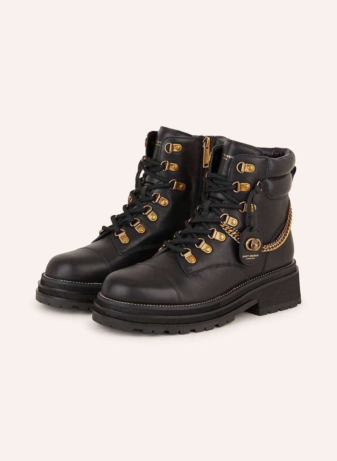 Ботинки на шнуровке