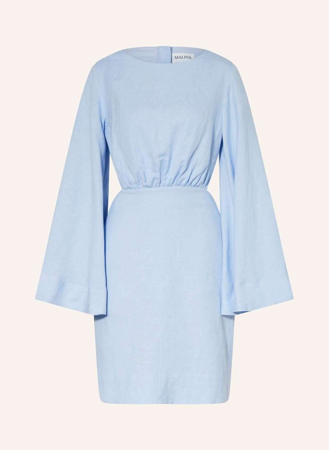 Платье с вырезом