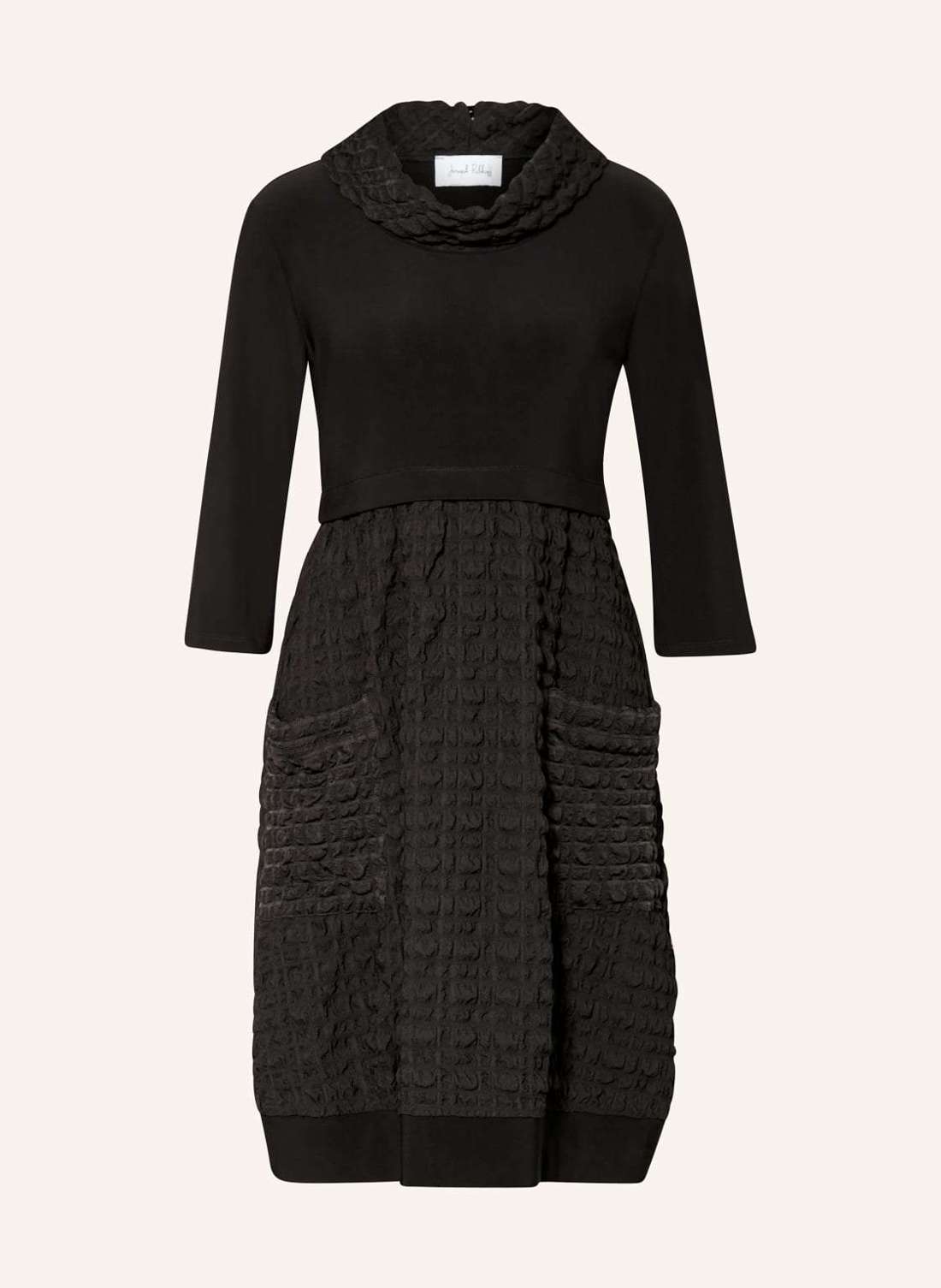 Платье-футляр с рукавами 3/4