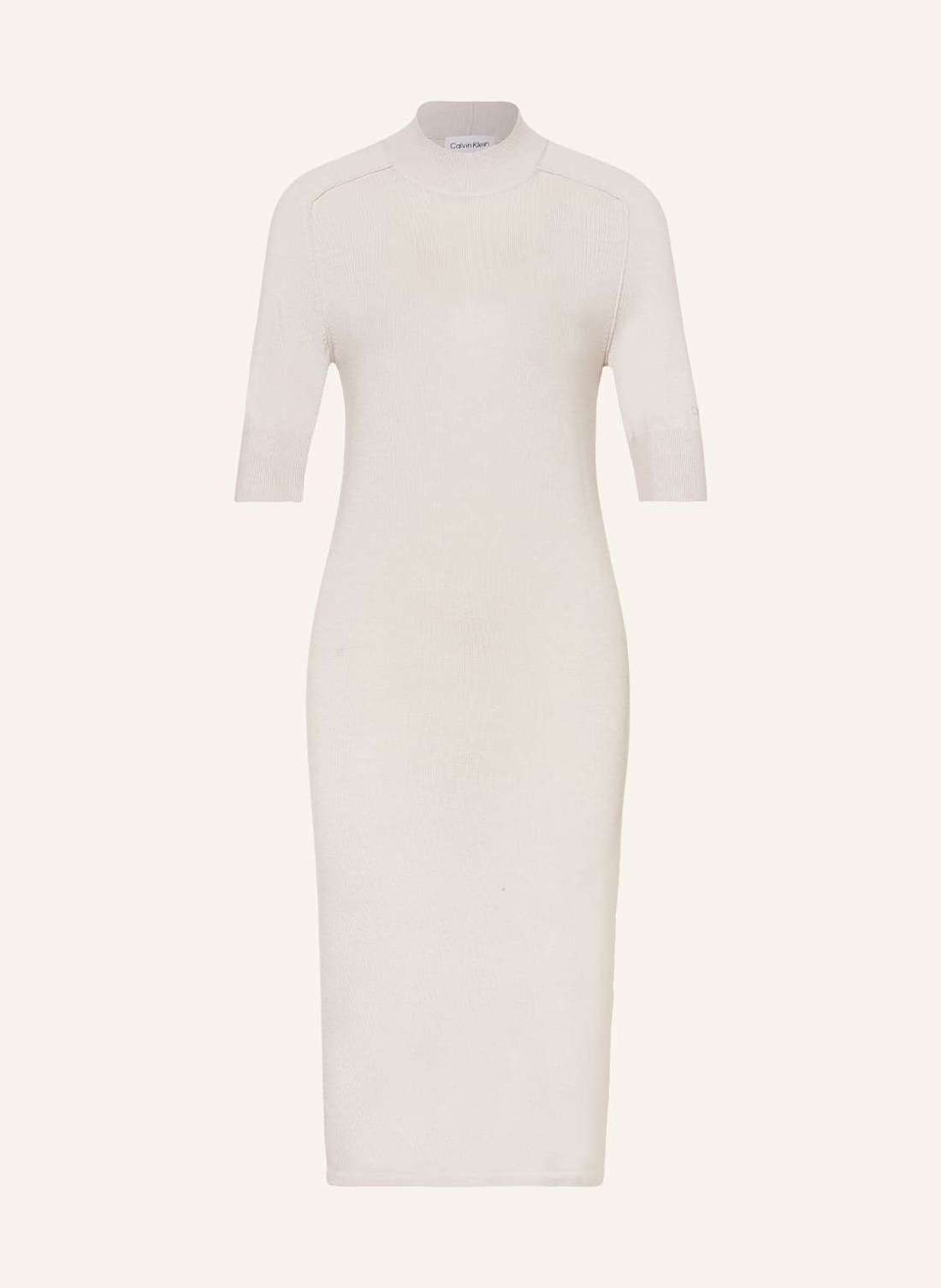 Трикотажное платье с рукавами 3/4.