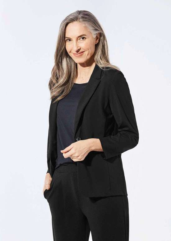 Легкий пиджак из джерси с максимальной свободой движений.