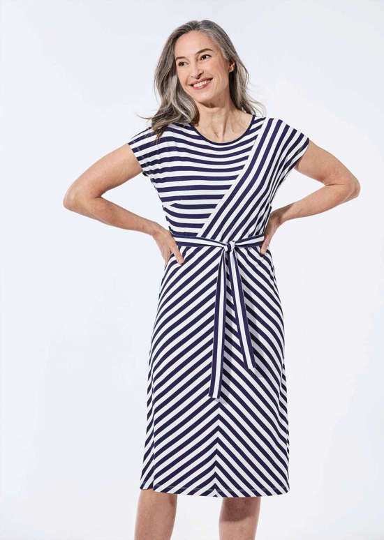 Платье с вырезом лодочкой