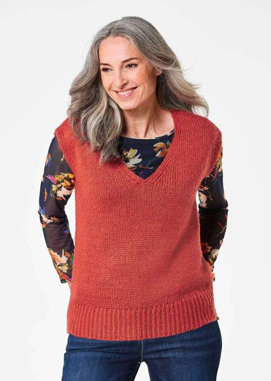 жилет-свитер с V-образным вырезом