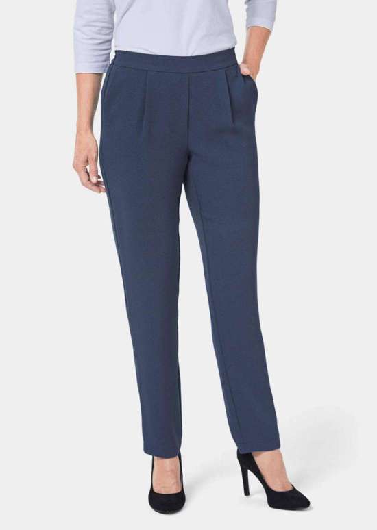 Брюки-комбинезоны, не требующие особого ухода.