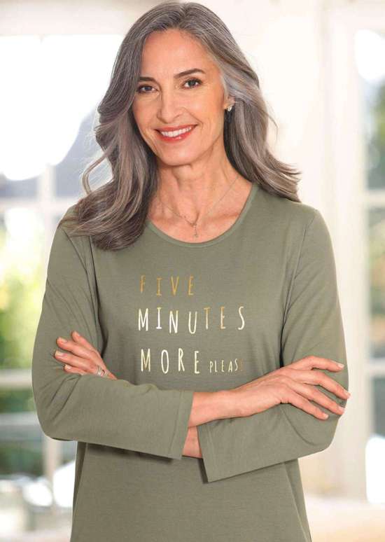 Комплект ночной рубашки из чистого хлопка.