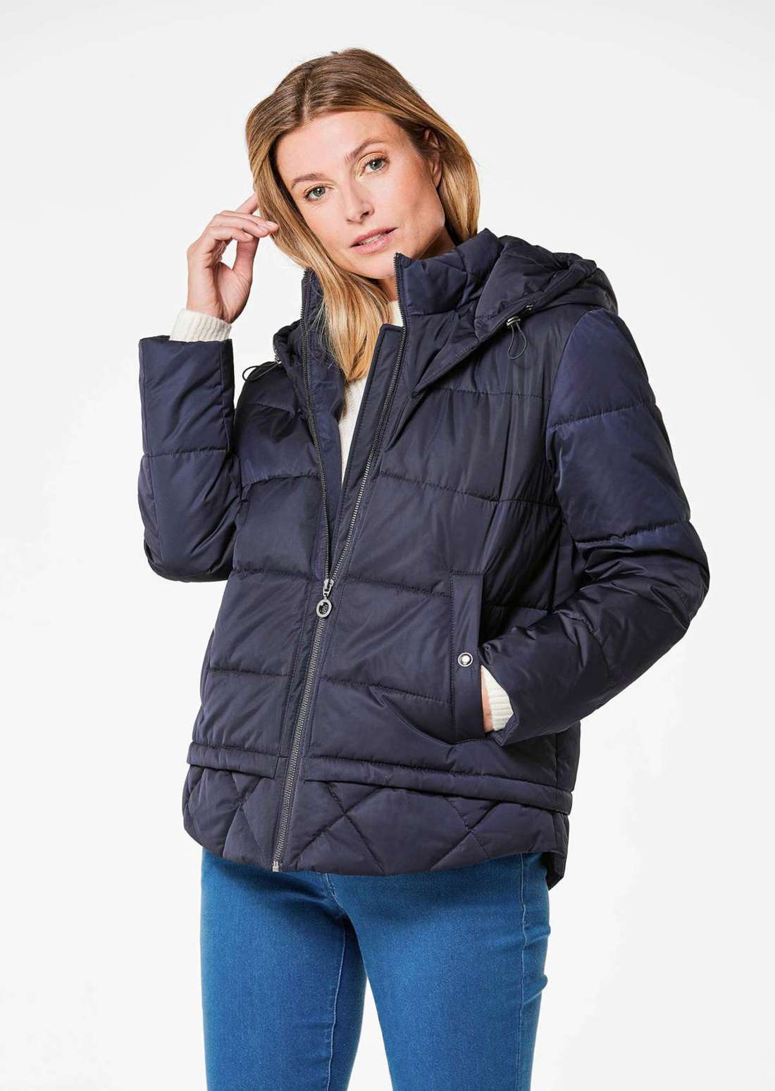 Стеганая куртка с капюшоном