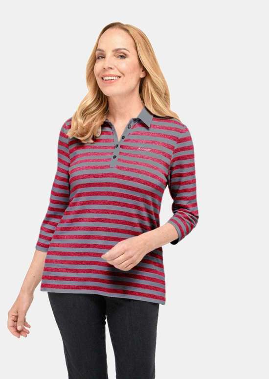 Качественная рубашка с длинными рукавами и воротником-поло.