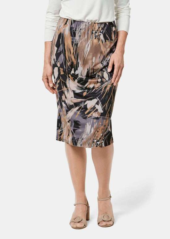 Эластичная, удобная облегающая юбка с интересным принтом.