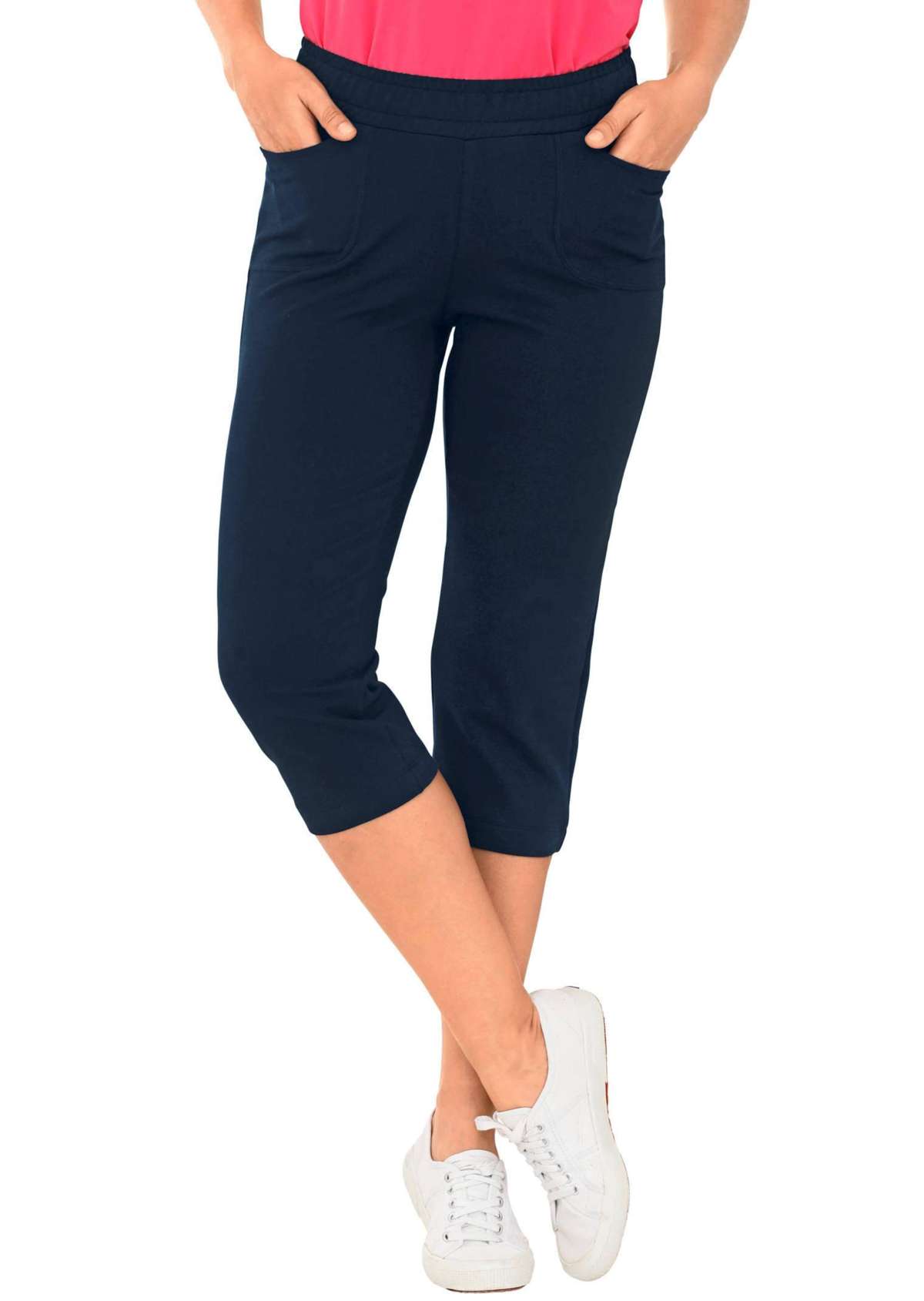 Удобные брюки для отдыха длиной 3/4 с пристегивающимся поясом и карманами.