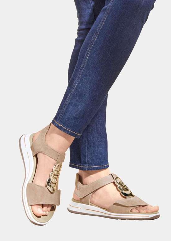 Сандалии с ювелирными деталями