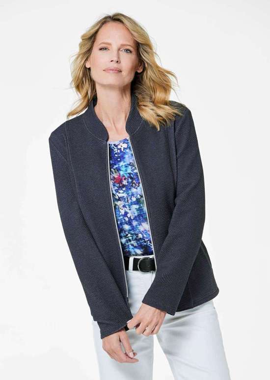 Структурированная куртка с воротником стойкой.