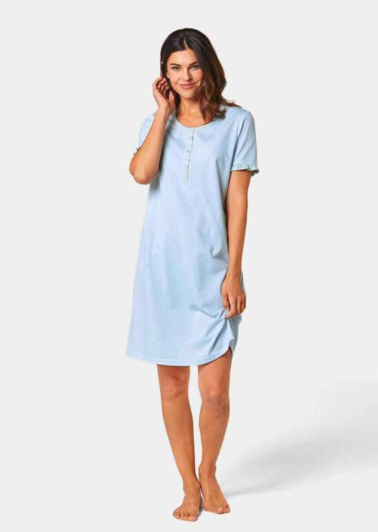 Ночная рубашка с полурукавами и планкой на пуговицах.