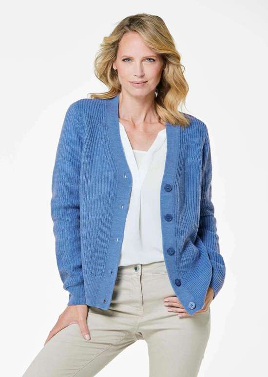 Легкий в уходе кардиган с качественной ребристой структурой.