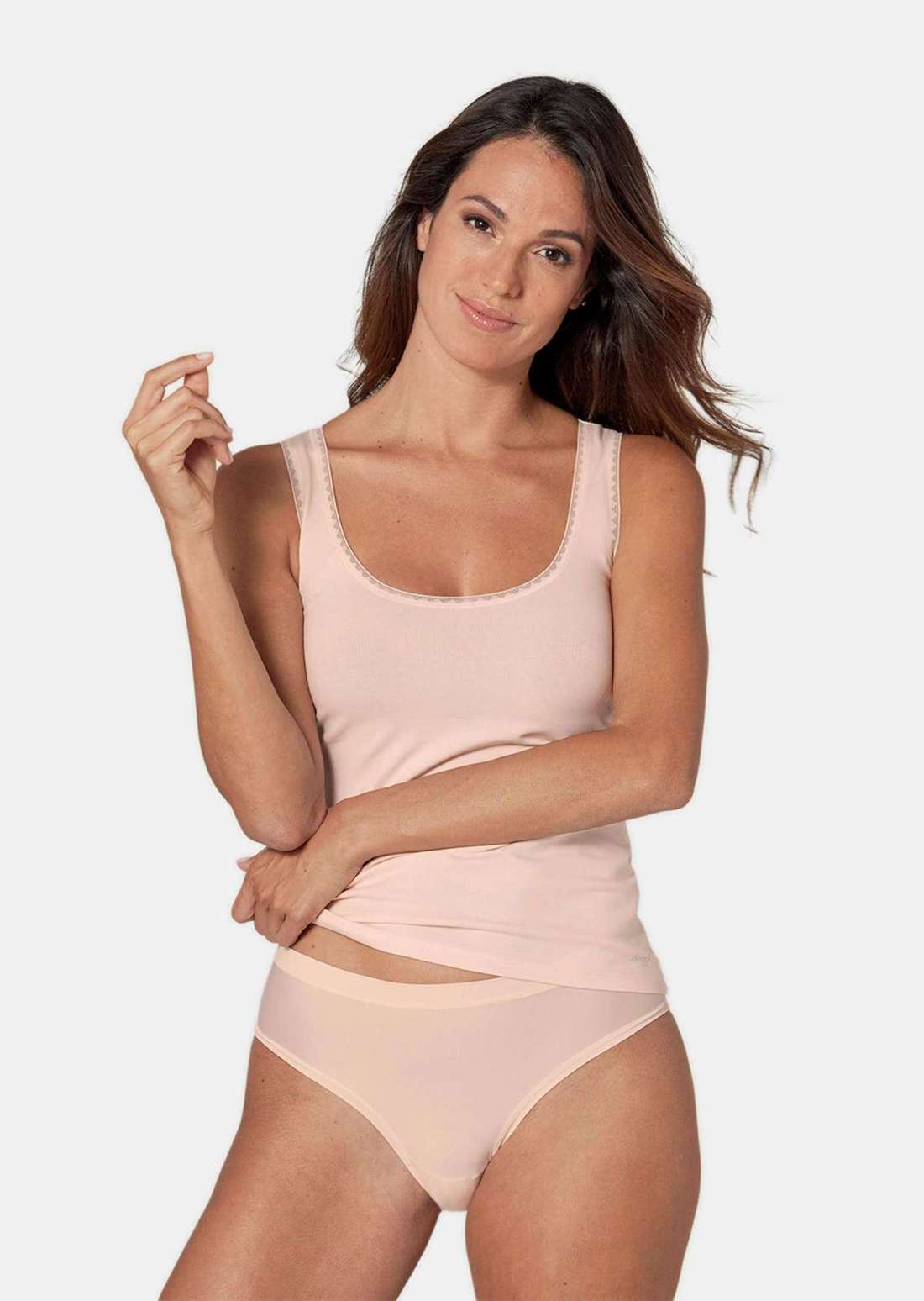 Удобная рубашка подмышки в упаковке 2 штуки.