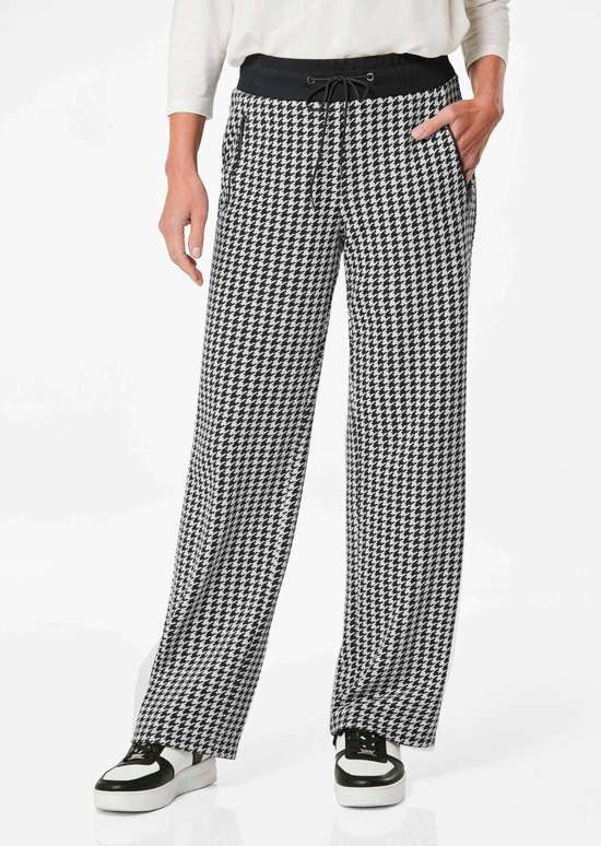 Джоггеры с широкими штанинами