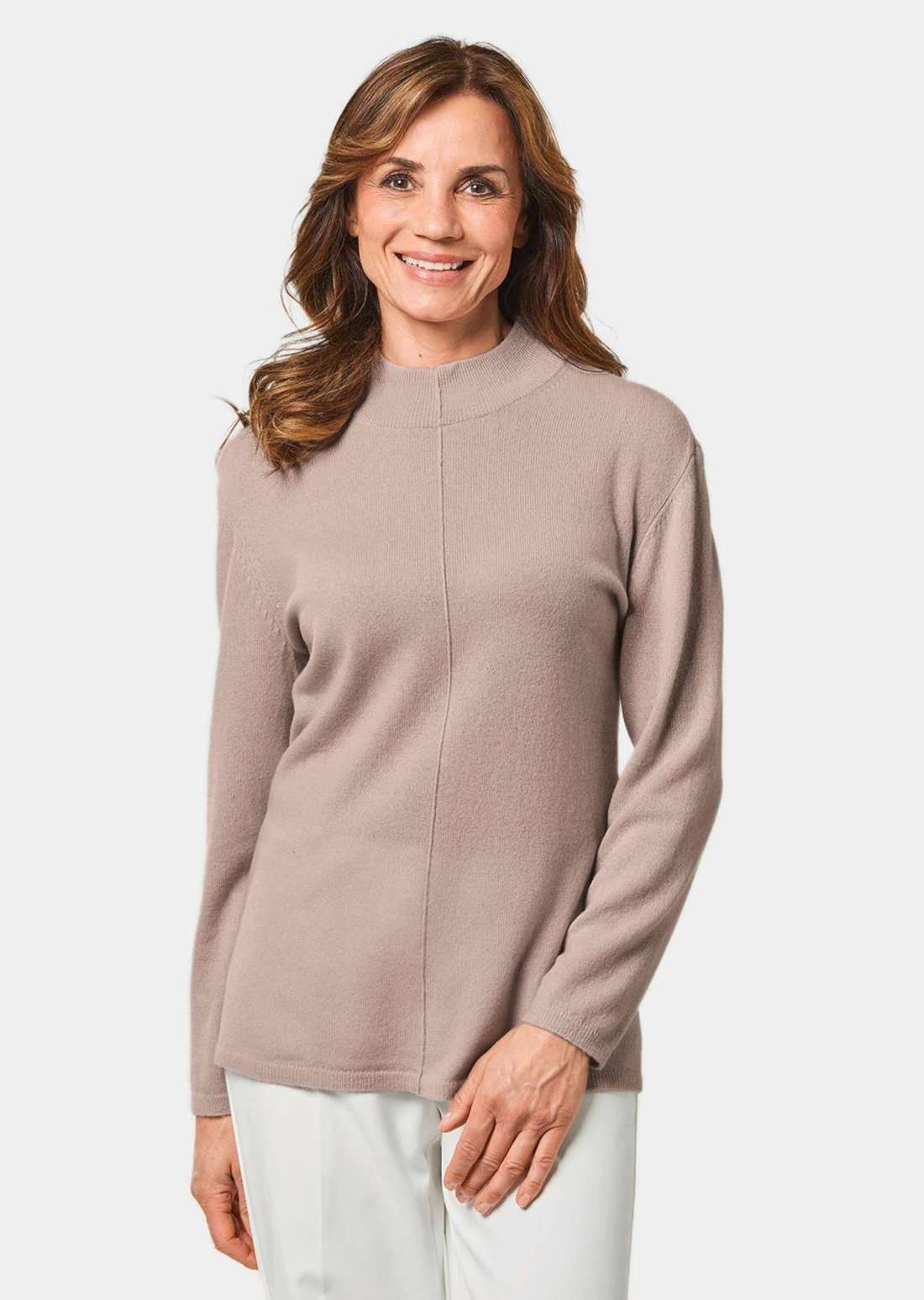 Приятный мягкий кашемировый свитер с воротником