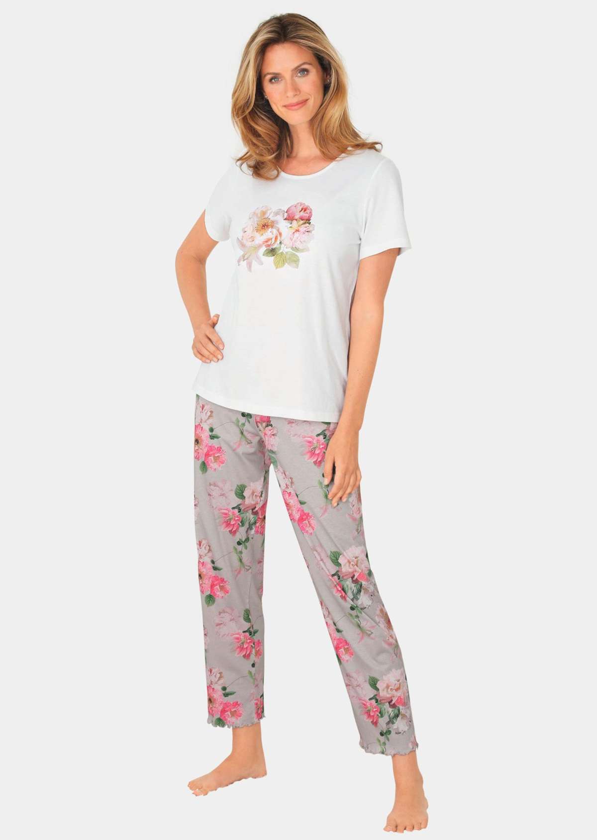 Пижама с короткими рукавами и цветочным принтом