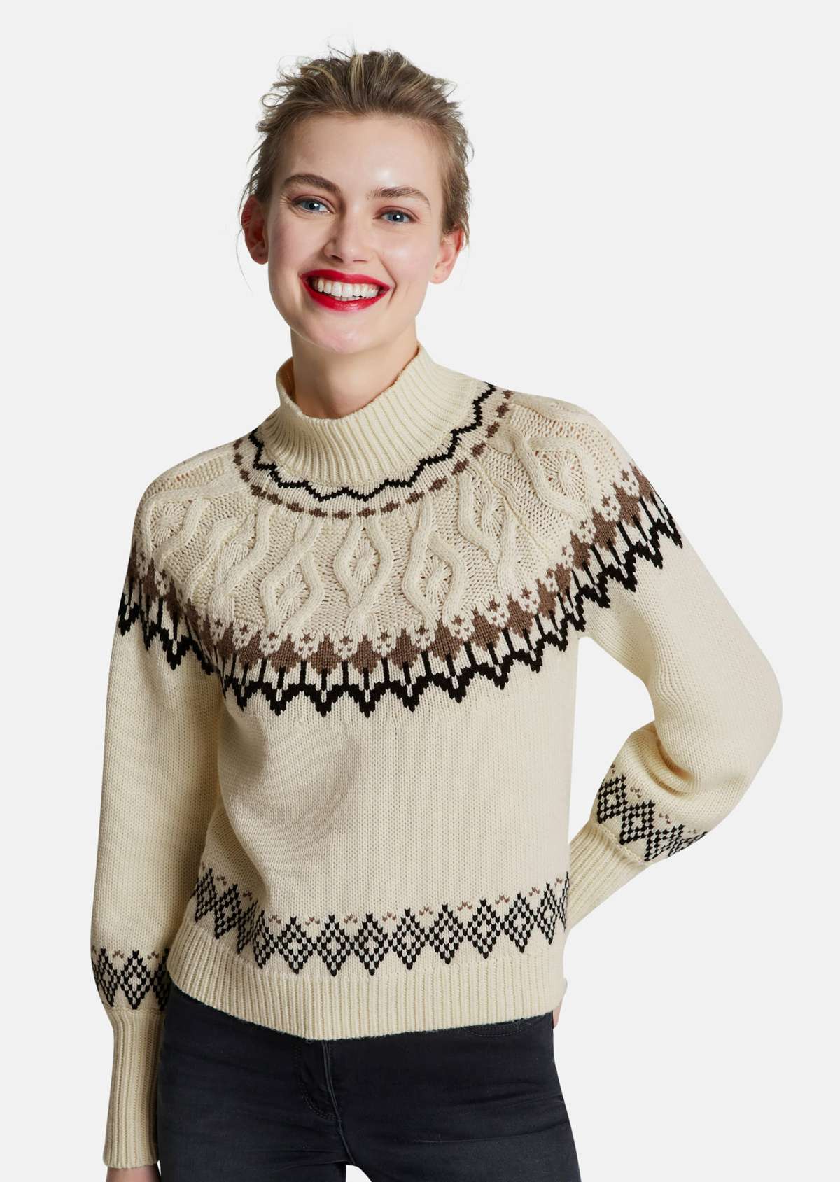 Норвежский свитер с воротником стойкой.