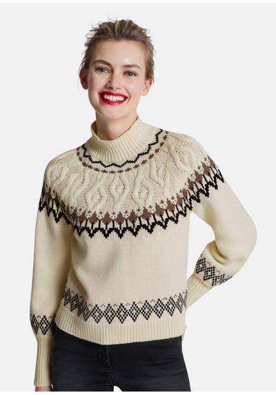 Норвежский свитер с воротником стойкой.